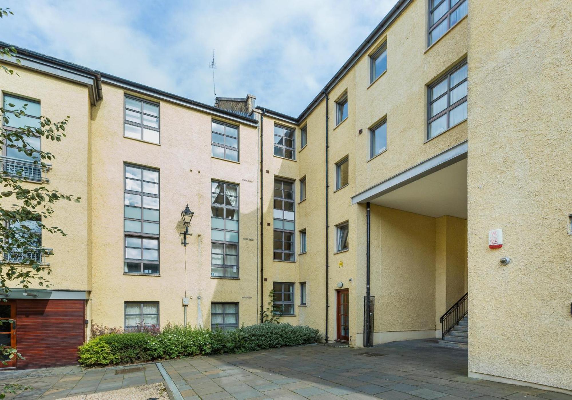 Old Tolbooth Wynd - 388 Apartment Edinburgh Bagian luar foto