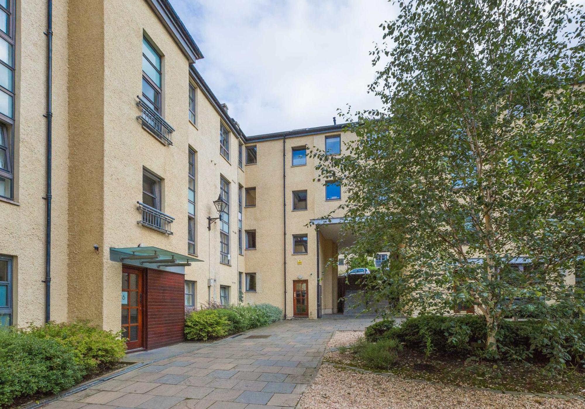 Old Tolbooth Wynd - 388 Apartment Edinburgh Bagian luar foto